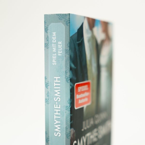 SMYTHE-SMITH. Spiel mit dem Feuer