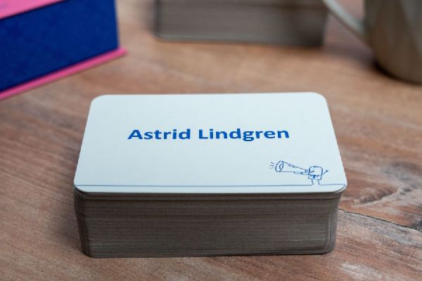 Das große 90er-Jahre-Quiz. Das Spiel für Senioren rund um die 90er Jahre. Spiele-Box mit 100 Karten