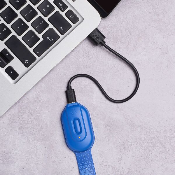 Flexilight RC (Blue Hexagonal) - wiederaufladbares Leselicht - 2 in 1 Leselampe & Lesezeichen - LED Leselicht - Geschenk für Leser, Buchliebhaber - Deutsche Ausgabe