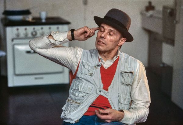 BEUYS LAND