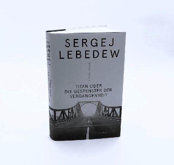 Titan oder Die Gespenster der Vergangenheit