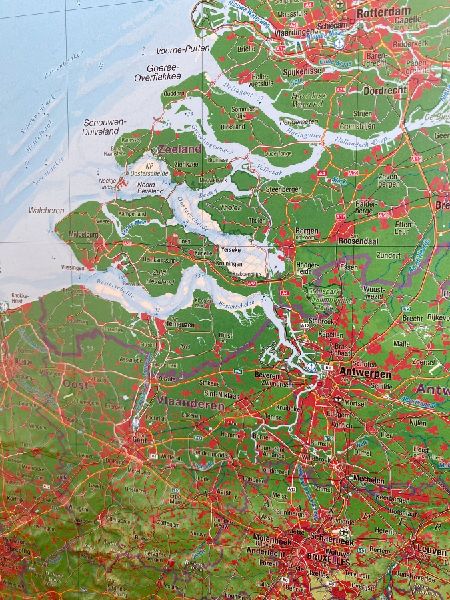 Relief Belelux klein mit Holzrahmen 1:400.000
