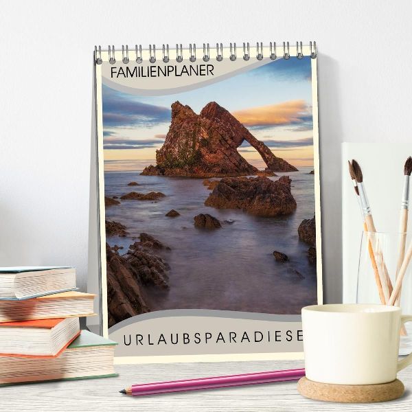 Urlaubsparadiese - Familienplaner (Tischkalender 2026 DIN A5 hoch), CALVENDO Monatskalender