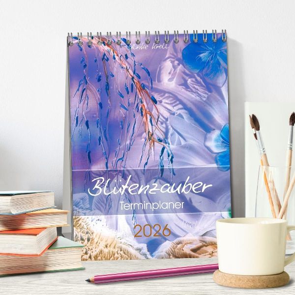 Blütenzauber - Familienplaner 2026 (Tischkalender 2026 DIN A5 hoch), CALVENDO Monatskalender
