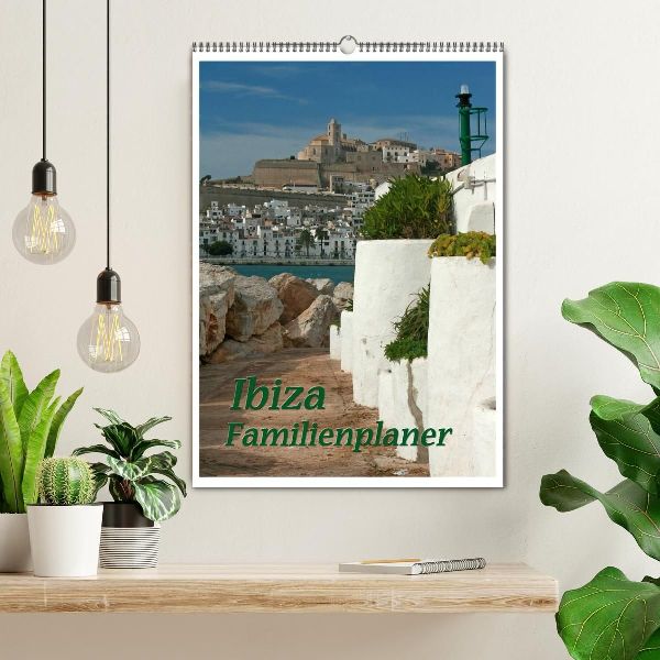 Ibiza / Familienplaner (Wandkalender 2026 DIN A2 hoch), CALVENDO Monatskalender