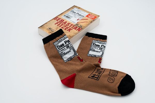 Sebastian Fitzek-Socken "Das Paket" Größe 41 - 46