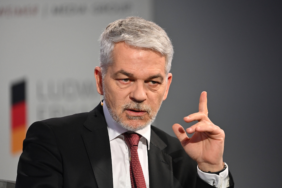 Carlo Masala über Glaube und Krieg