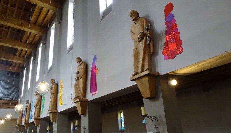 Die Frauen neben den Aposteln