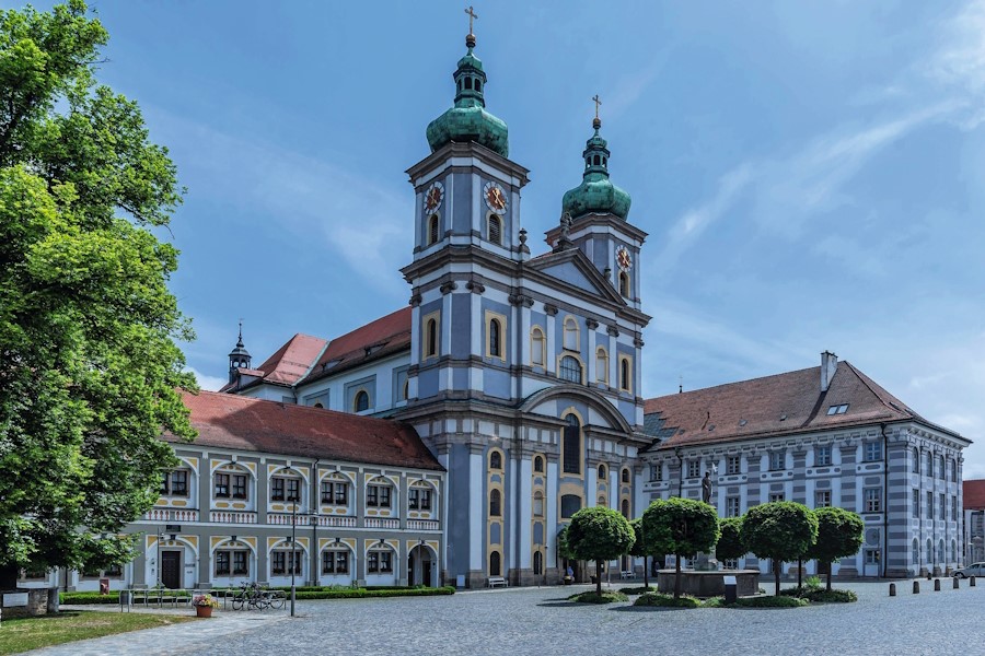Kraftakte hinter Klostermauern