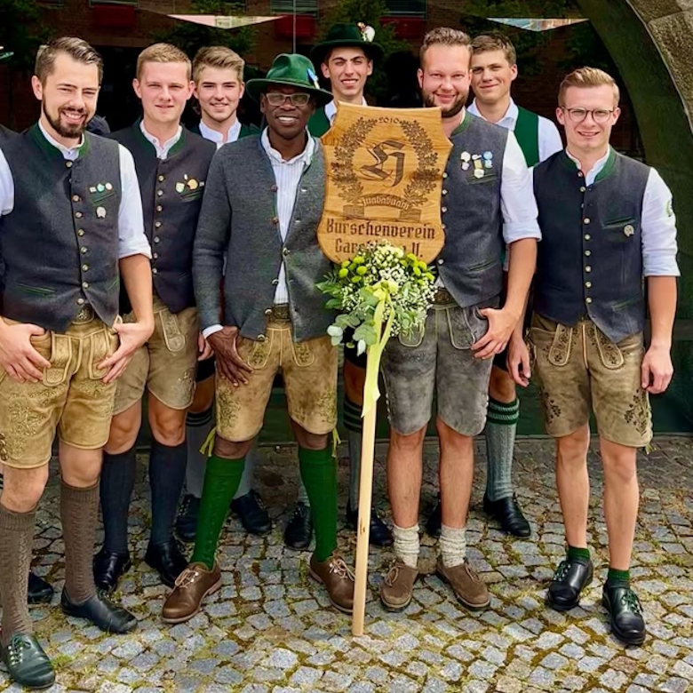 Daheim in zwei Welten